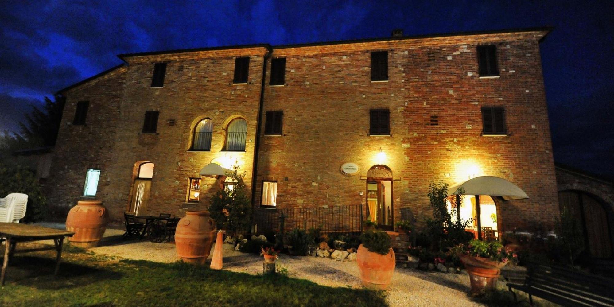 Albergo La Foresteria Bettolle Exterior photo