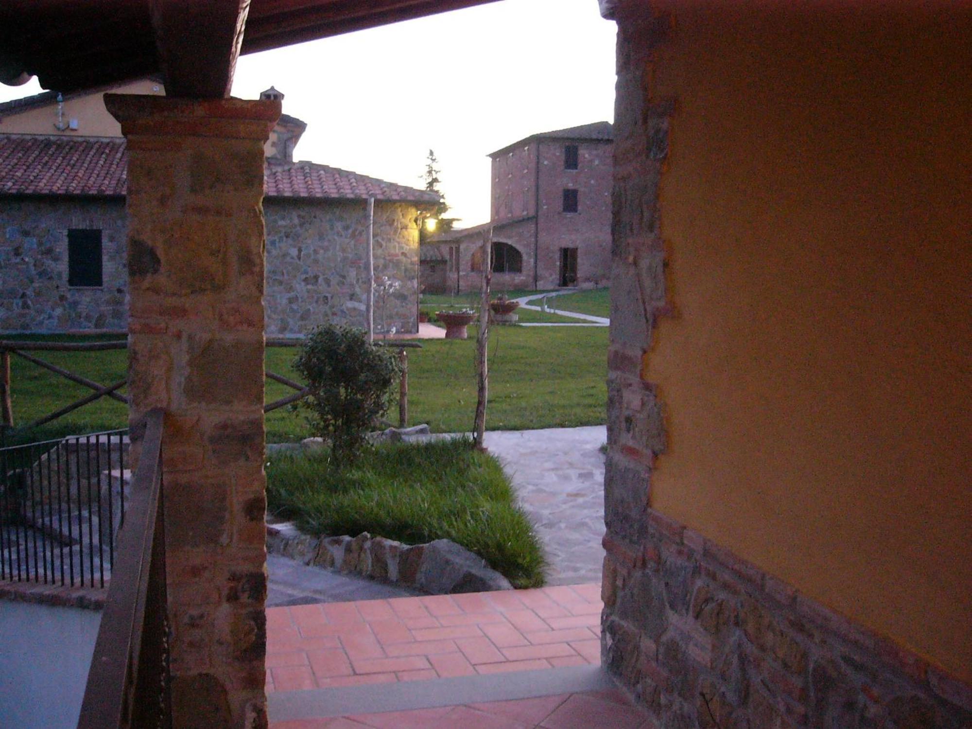 Albergo La Foresteria Bettolle Exterior photo